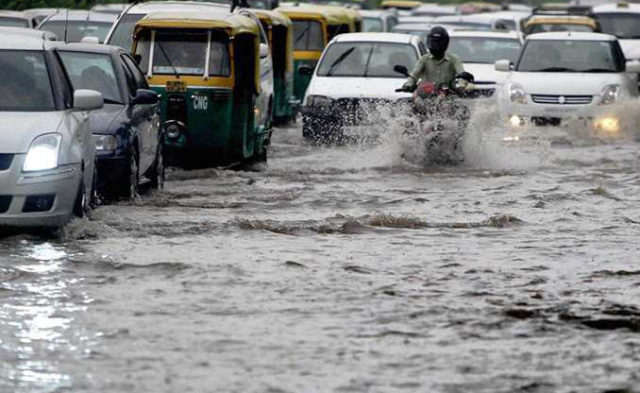 Indian motorists lack awareness about driving through water-logged roads in India